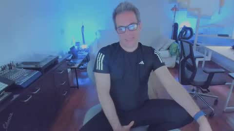 Andrew online show from November 6, 2025, 4:19 pm