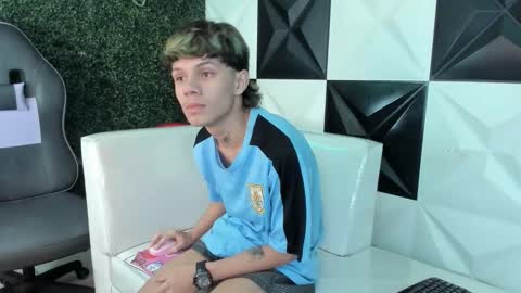 andy_dan1 online show from April 13, 2026, 7:19 pm