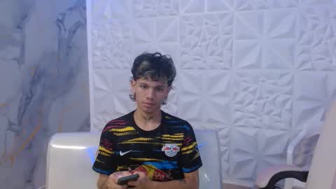 andy_dan1 online show from April 15, 2026, 8:31 pm