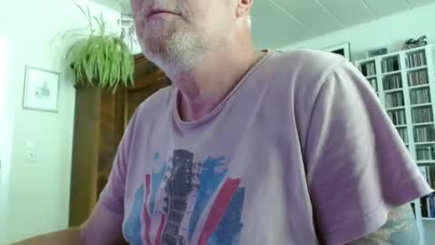 andyb1803 online show from April 28, 2026, 11:48 am