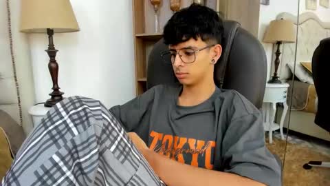 andyxibrat online show from May 28, 2026, 12:02 pm