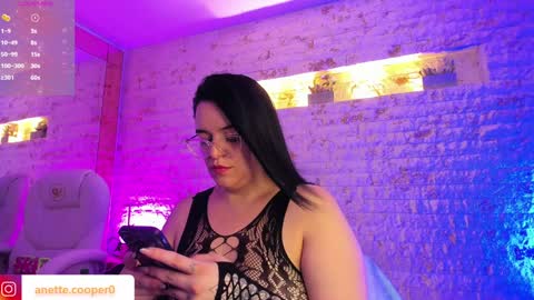 anette_cooper online show from February 8, 2025, 4:03 am