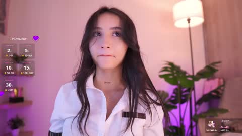 Snapshot of angeeel_ chatting on September 18, 2025, 2:57 am Angel online show from September 18, 2025, 2:57 am