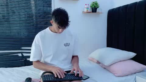 angel_boy0 online show from July 1, 2026, 9:14 pm
