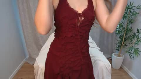 angel_dean online show from April 8, 2026, 7:03 pm