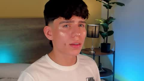 Snapshot of angel_eros_ chatting on February 12, 2026, 6:08 am Angel online show from February 12, 2026, 6:08 am