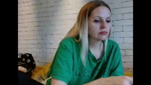 Snapshot of angel_girllovemy chatting on December 16, 2025, 10:53 am ANGEL online show from December 16, 2025, 10:53 am