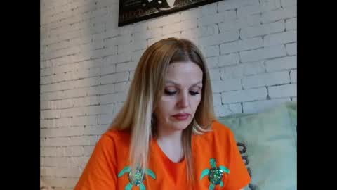 Snapshot of angel_girllovemy chatting on December 23, 2025, 9:18 am ANGEL online show from December 23, 2025, 9:18 am