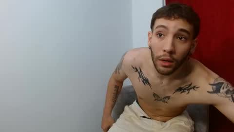 angel_kyrozz online show from October 7, 2025, 3:04 am