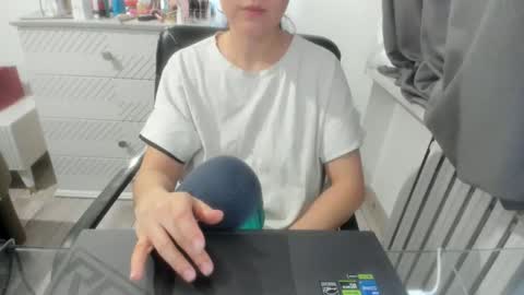 Snapshot of angel_lee__ chatting on February 8, 2025, 11:12 am angel_lee__ online show from February 8, 2025, 11:12 am