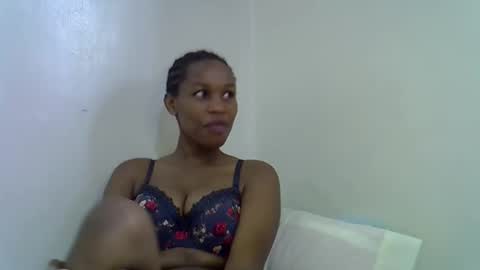 angel_mia5 online show from November 17, 2025, 8:53 am