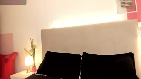 angel_velvet_ online show from December 5, 2025, 12:03 pm