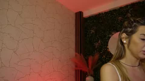 Anysia online show from January 12, 2026, 5:34 am