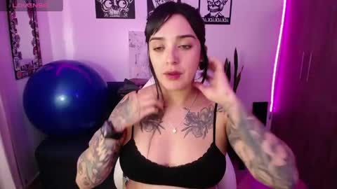 Angela online show from April 13, 2026, 11:10 pm