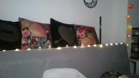 Snapshot of angela_mis chatting on December 4, 2024, 1:58 am Angela online show from December 4, 2024, 1:58 am