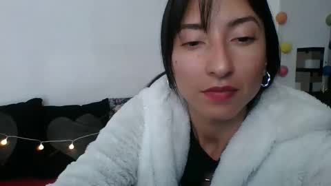 Snapshot of angela_mis chatting on December 26, 2024, 2:22 am Angela online show from December 26, 2024, 2:22 am