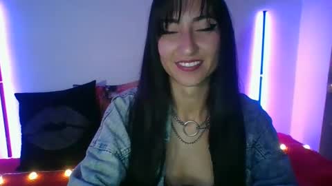 Snapshot of angela_mis chatting on December 27, 2024, 12:29 am Angela online show from December 27, 2024, 12:29 am