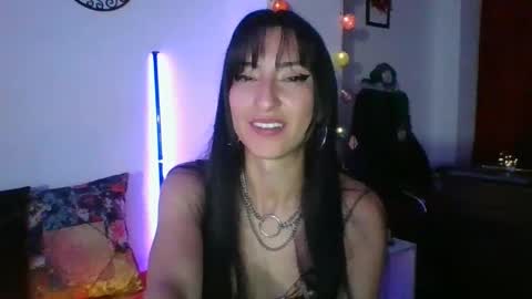 Snapshot of angela_mis chatting on December 27, 2024, 4:04 am Angela online show from December 27, 2024, 4:04 am