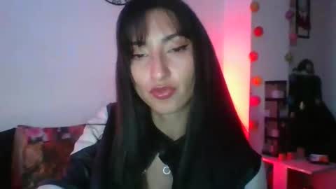 Snapshot of angela_mis chatting on December 29, 2024, 3:33 am Angela online show from December 29, 2024, 3:33 am