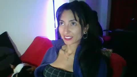 Snapshot of angela_mis chatting on January 22, 2025, 4:13 am Angela online show from January 22, 2025, 4:13 am