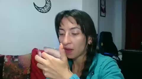 Snapshot of angela_mis chatting on February 7, 2025, 4:06 am Angela online show from February 7, 2025, 4:06 am