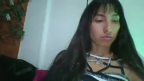 Snapshot of angela_mis chatting on March 5, 2025, 4:13 am Angela online show from March 5, 2025, 4:13 am