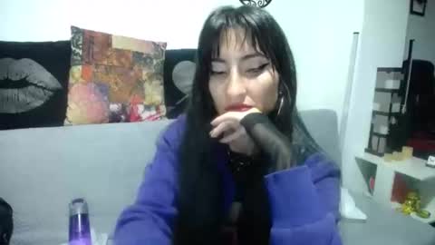 Snapshot of angela_mis chatting on March 6, 2025, 5:03 am Angela online show from March 6, 2025, 5:03 am