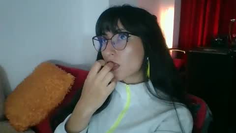 Snapshot of angela_mis chatting on September 23, 2025, 10:57 pm Angela online show from September 23, 2025, 10:57 pm