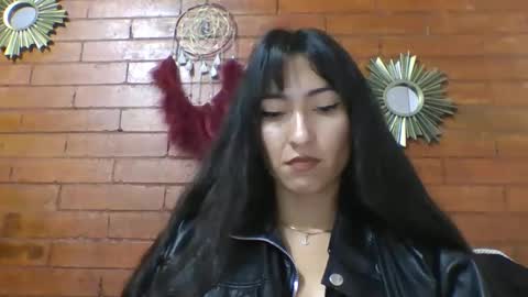 Snapshot of angela_mis chatting on November 5, 2025, 8:31 pm Angela online show from November 5, 2025, 8:31 pm
