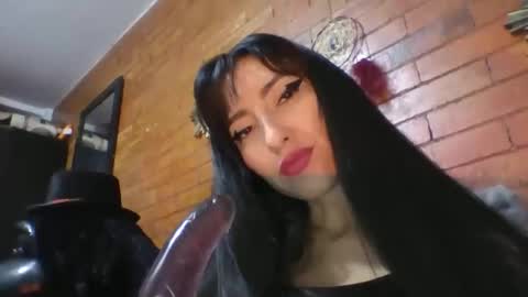 Snapshot of angela_mis chatting on November 13, 2025, 9:25 pm Angela online show from November 13, 2025, 9:25 pm