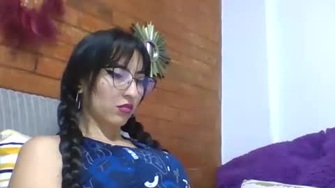 Snapshot of angela_mis chatting on December 17, 2025, 6:47 pm Angela online show from December 17, 2025, 6:47 pm