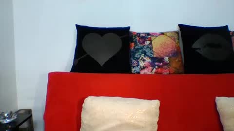 Snapshot of angela_mis chatting on January 6, 2026, 11:18 pm Angela online show from January 6, 2026, 11:18 pm