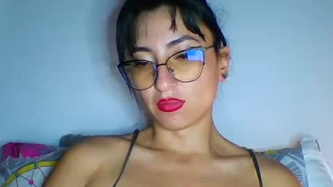 Snapshot of angela_mis chatting on January 8, 2026, 5:10 am Angela online show from January 8, 2026, 5:10 am