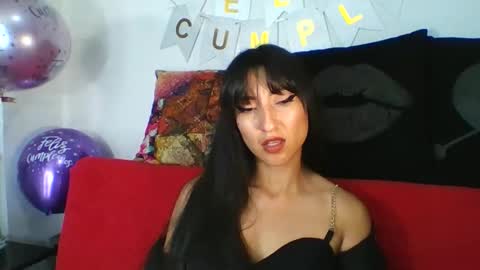 Snapshot of angela_mis chatting on February 17, 2026, 11:22 pm Angela online show from February 17, 2026, 11:22 pm