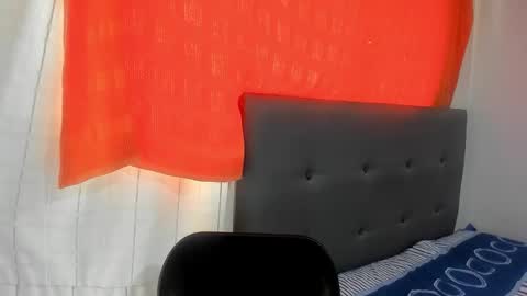 angela_nix online show from October 23, 2025, 3:11 pm