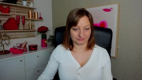 Angela online show from April 8, 2026, 5:29 am