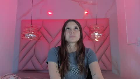 Snapshot of angelaa_cute chatting on May 22, 2026, 12:00 pm ANGELA online show from May 22, 2026, 12:00 pm