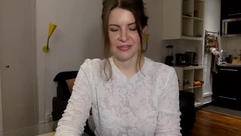 Angela online show from December 21, 2024, 8:32 pm