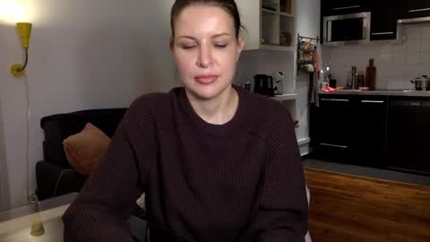 Angela online show from December 16, 2025, 7:52 pm