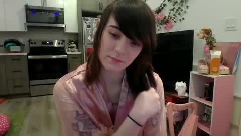 angelalice555 online show from October 4, 2025, 5:38 am