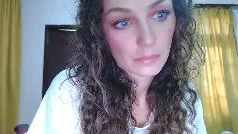 Angelbel1e online show from February 24, 2025, 3:33 am