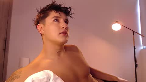 Angel online show from November 22, 2025, 7:02 pm