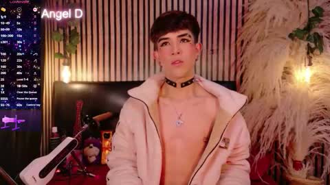 Snapshot of angeldustt_19 chatting on February 18, 2026, 3:13 am Angel dust online show from February 18, 2026, 3:13 am