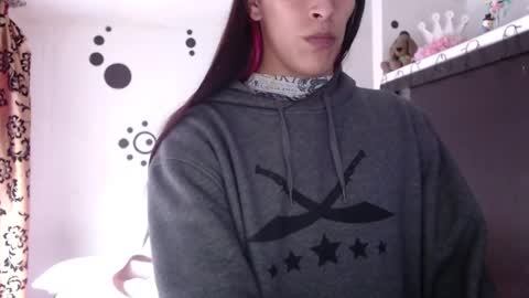 angele online show from March 7, 2025, 8:22 pm