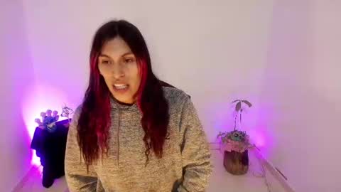 angele online show from June 11, 2026, 8:51 pm