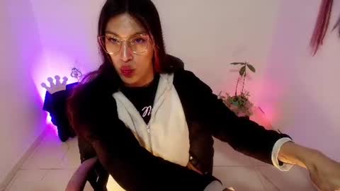 angele online show from July 19, 2026, 7:17 pm