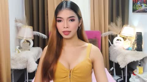 MISS PAU online show from November 5, 2025, 3:17 am