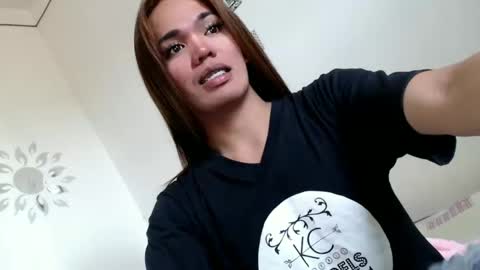 Snapshot of angelic_slutxx chatting on December 9, 2024, 2:56 am Yhanna online show from December 9, 2024, 2:56 am