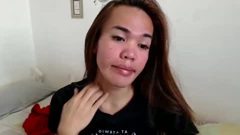 Snapshot of angelic_slutxx chatting on January 21, 2025, 2:43 am Yhanna online show from January 21, 2025, 2:43 am