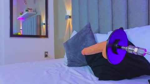 Snapshot of angelica_dymond chatting on June 17, 2026, 7:37 pm A N G E L I C A online show from June 17, 2026, 7:37 pm
